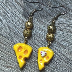 Peekaboo-mouse Cheese earrings